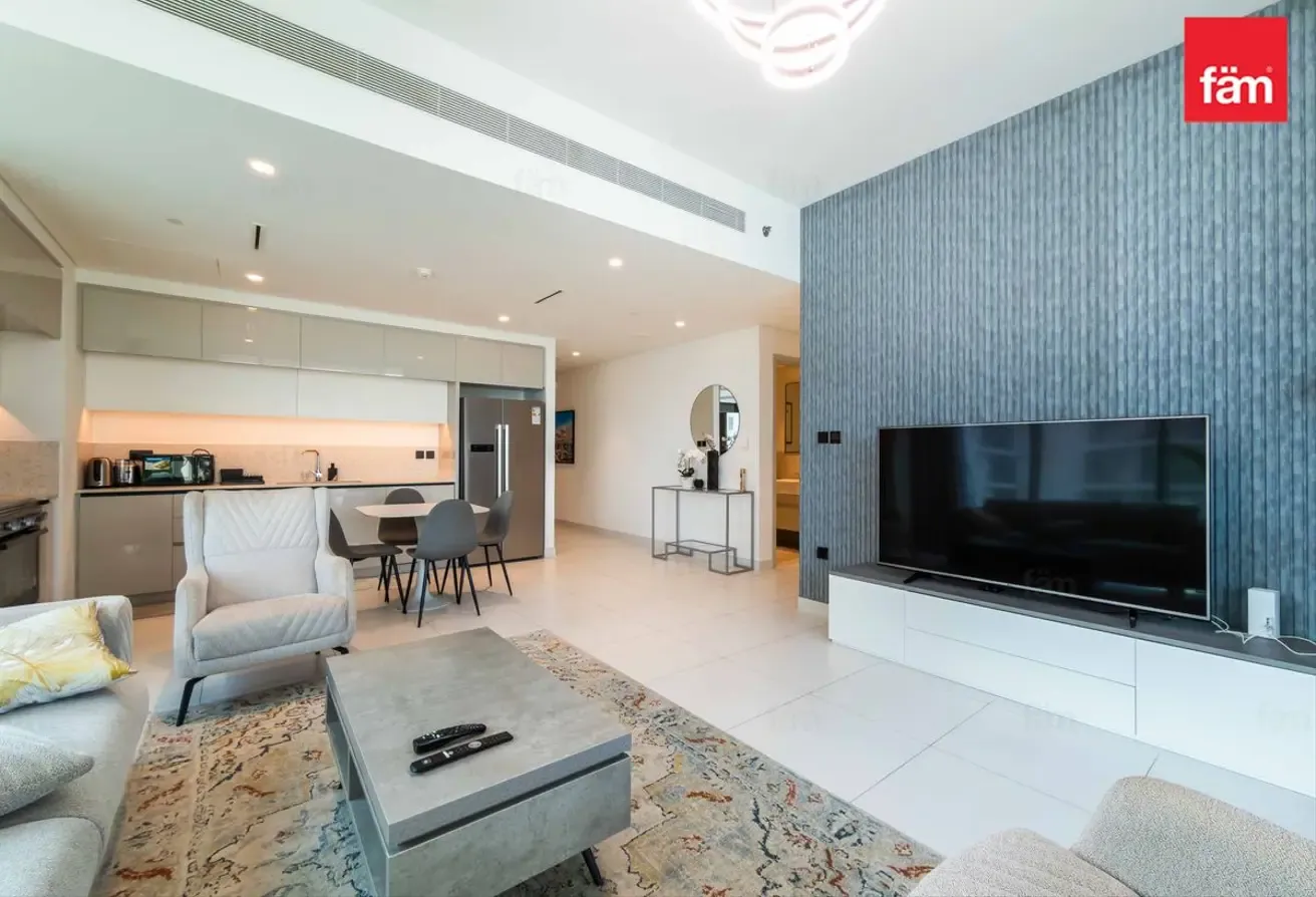 Marina Skyline View | Private Beach | High Floors