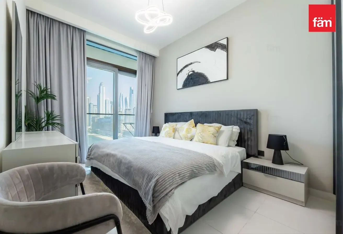 Marina Skyline View | Private Beach | High Floors