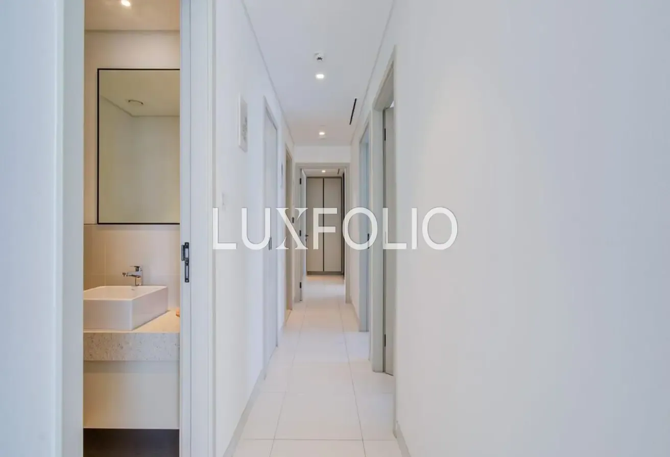 Luxury | High Floor | Marina View