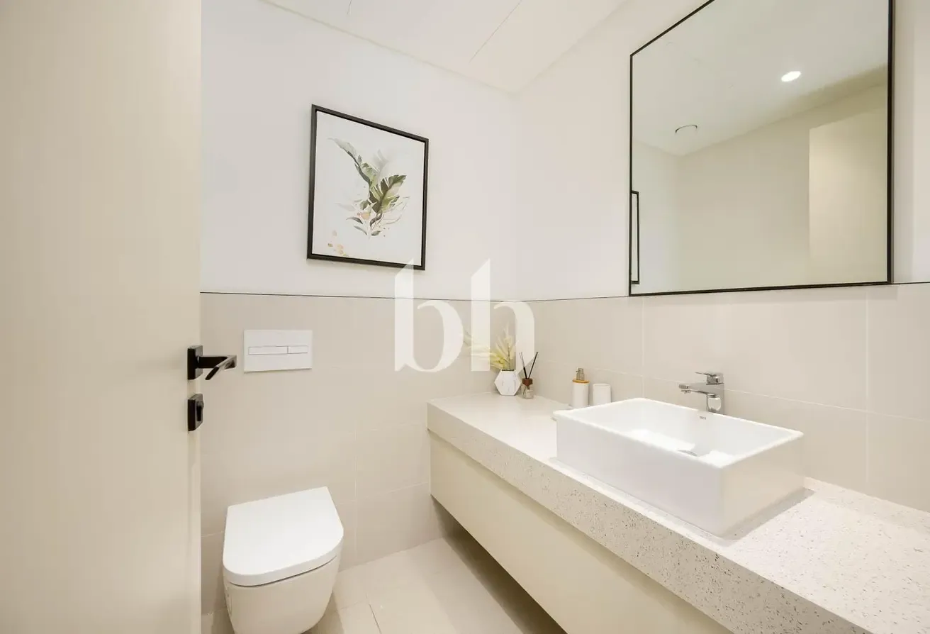 Corner Unit | Chiller Free | Full Marina Sea View