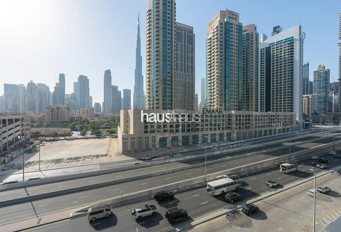 Burj Khalifa View | Contemporary 1BR | Central