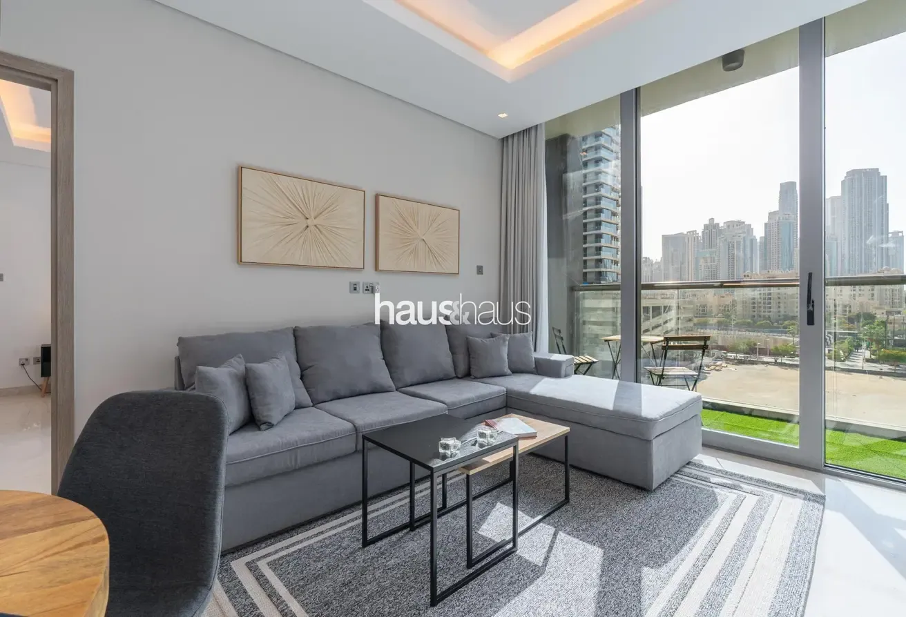 Burj Khalifa View | Contemporary 1BR | Central