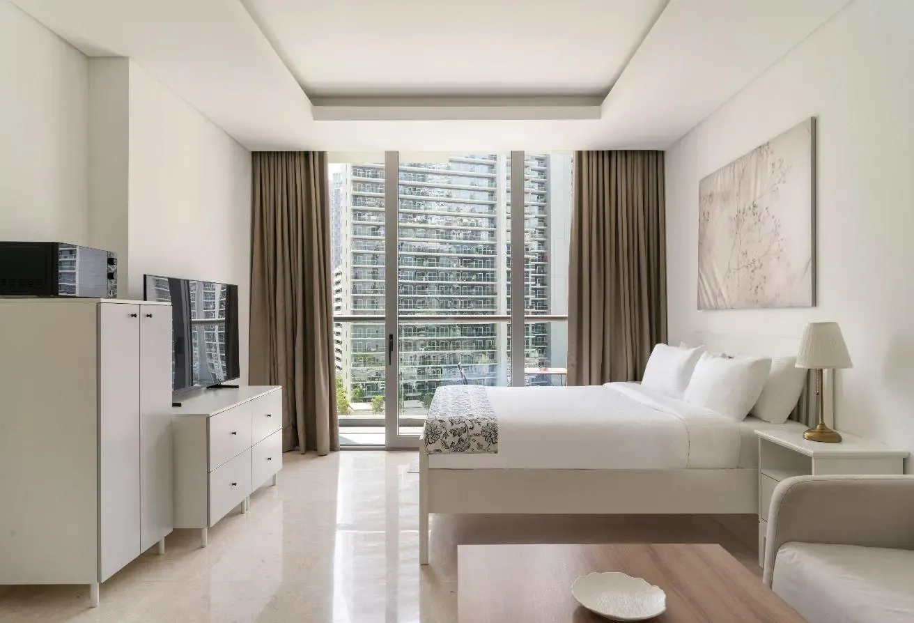 Fully Furnished Studio | Canal View | The Sterling