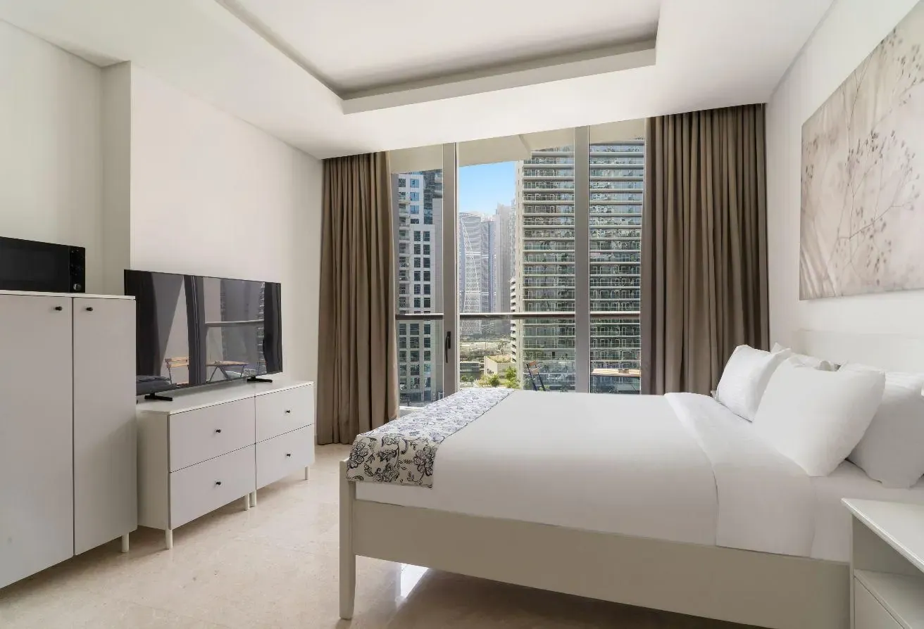 Fully Furnished Studio | Canal View | The Sterling