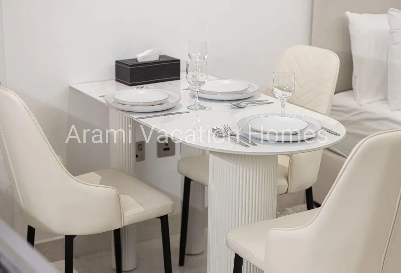 Exceptional Studio In Sterling Towers queen beds