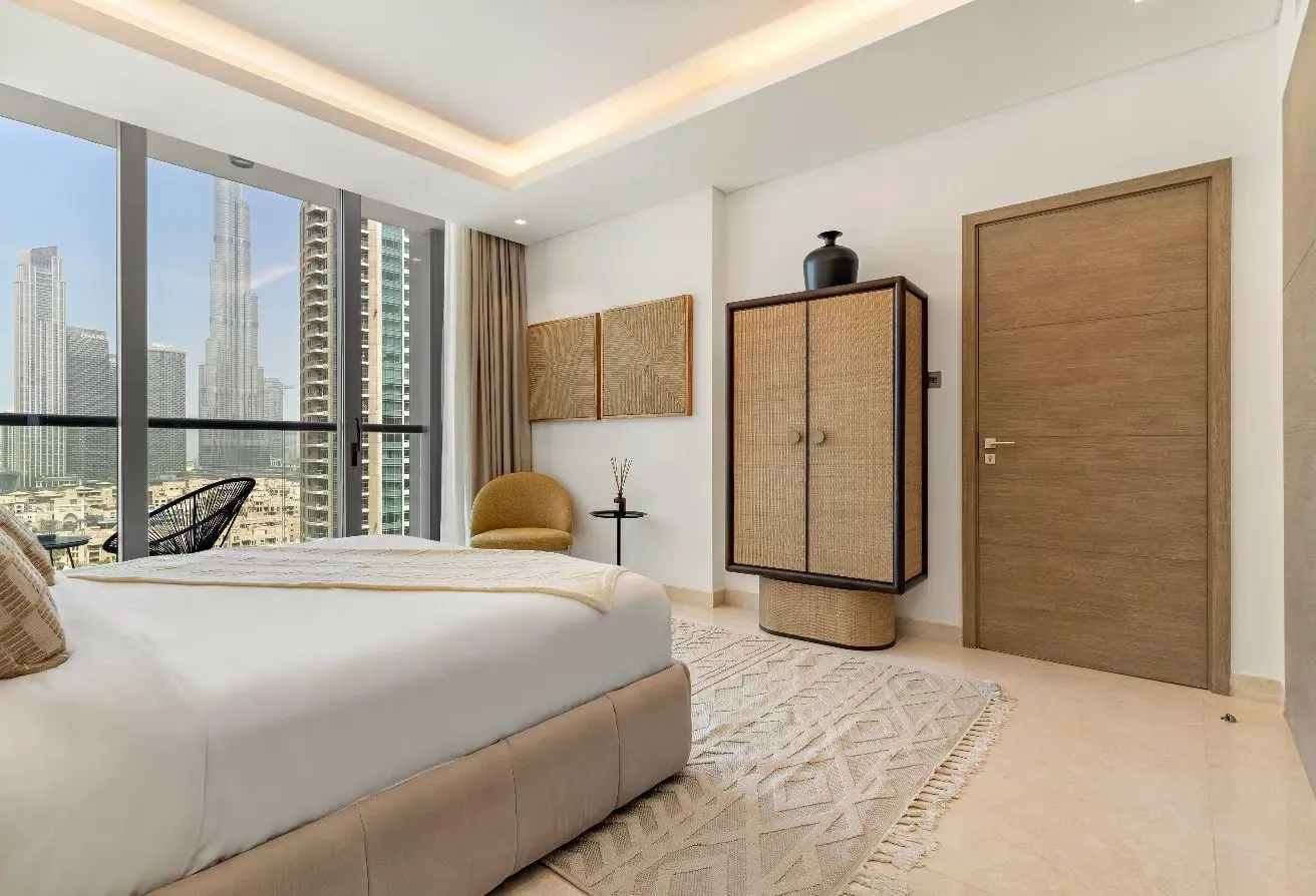 Burj Khalifa View | Luxury 1BR in Sterling East