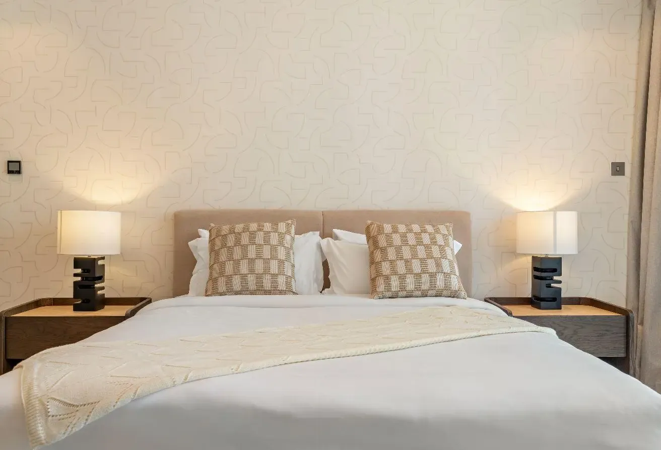 Burj Khalifa View | Luxury 1BR in Sterling East
