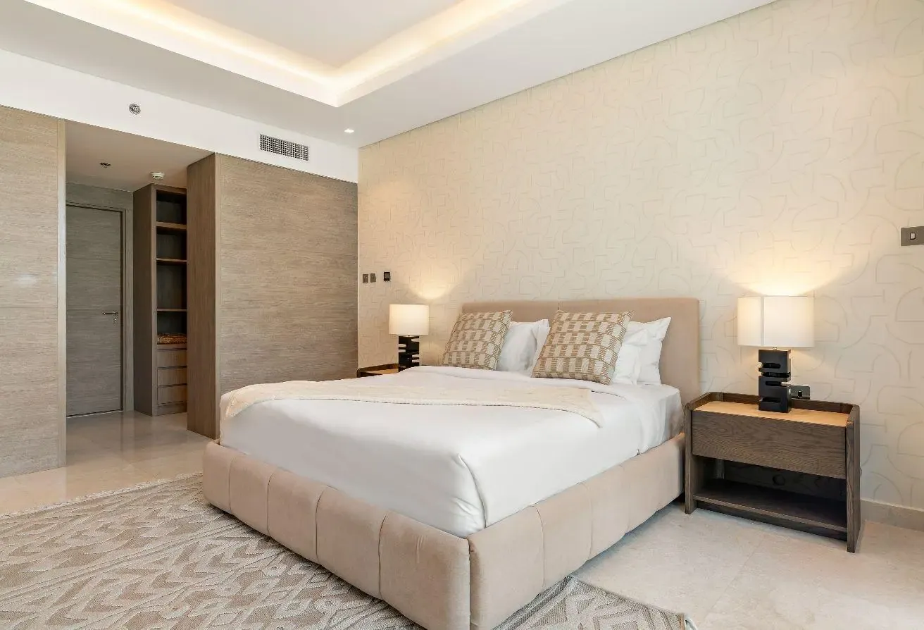 Burj Khalifa View | Luxury 1BR in Sterling East