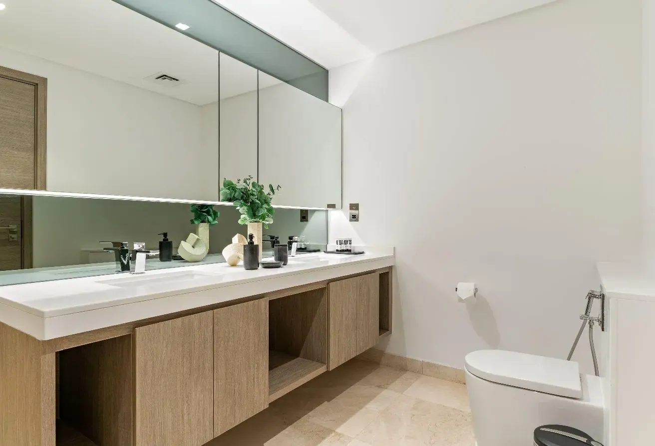 Burj Khalifa View | Luxury 1BR in Sterling East