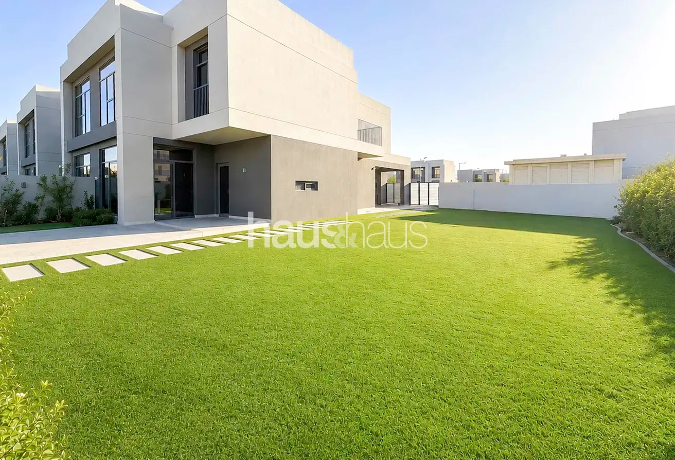 Largest PLOT| Corner Unit | Semi Detached | SEPT