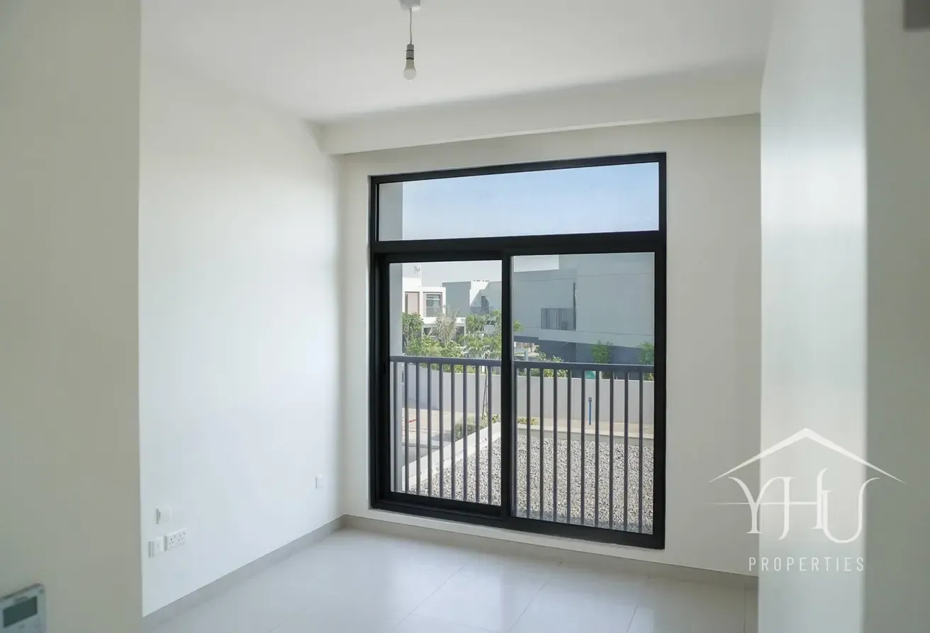Corner Plot | Spacious | Vacant | Lowest Price