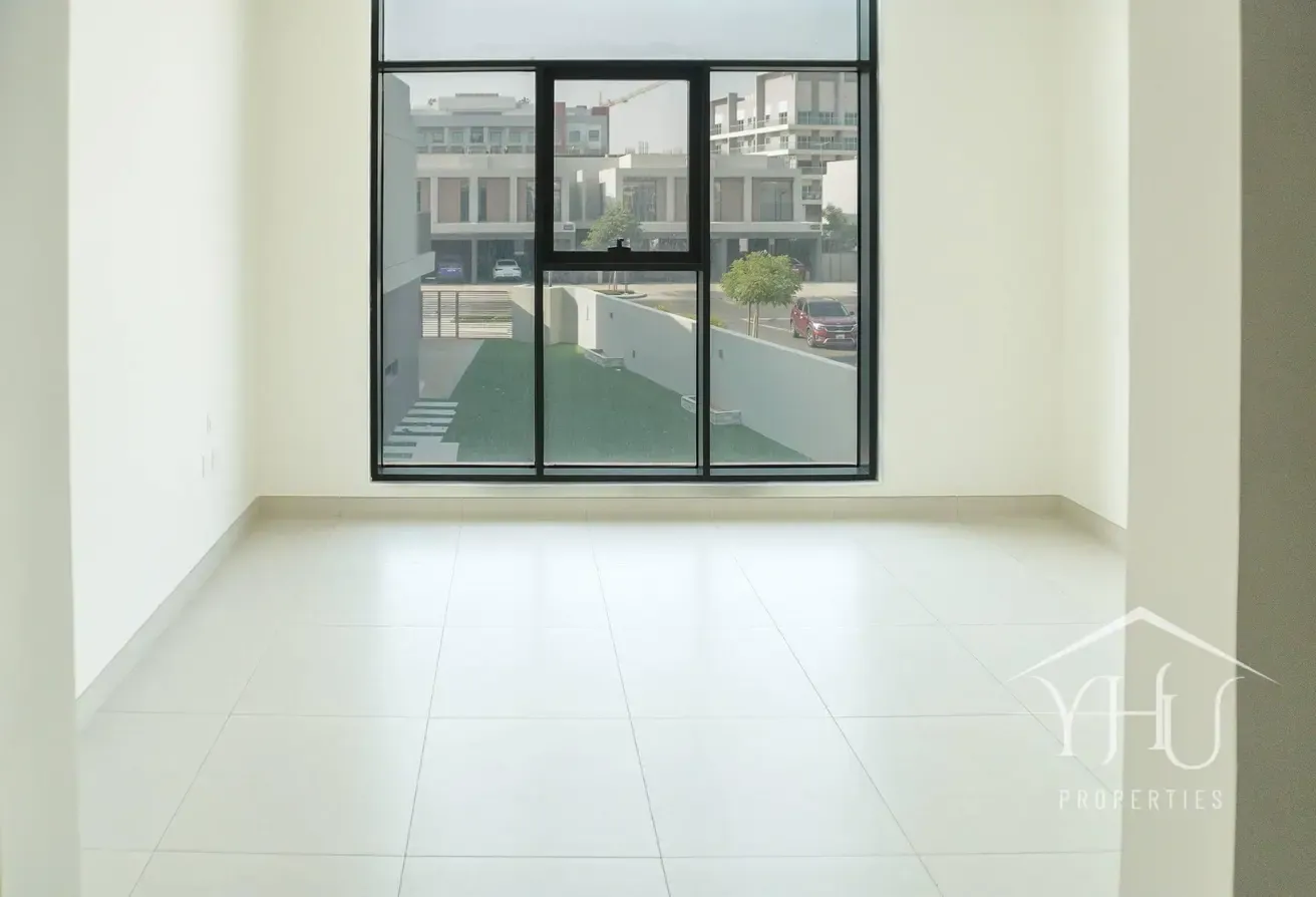 Corner Plot | Spacious | Vacant | Lowest Price