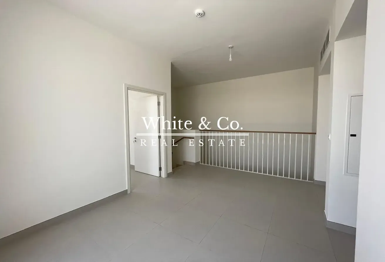 End Row | Gated Cluster | Near the Beach