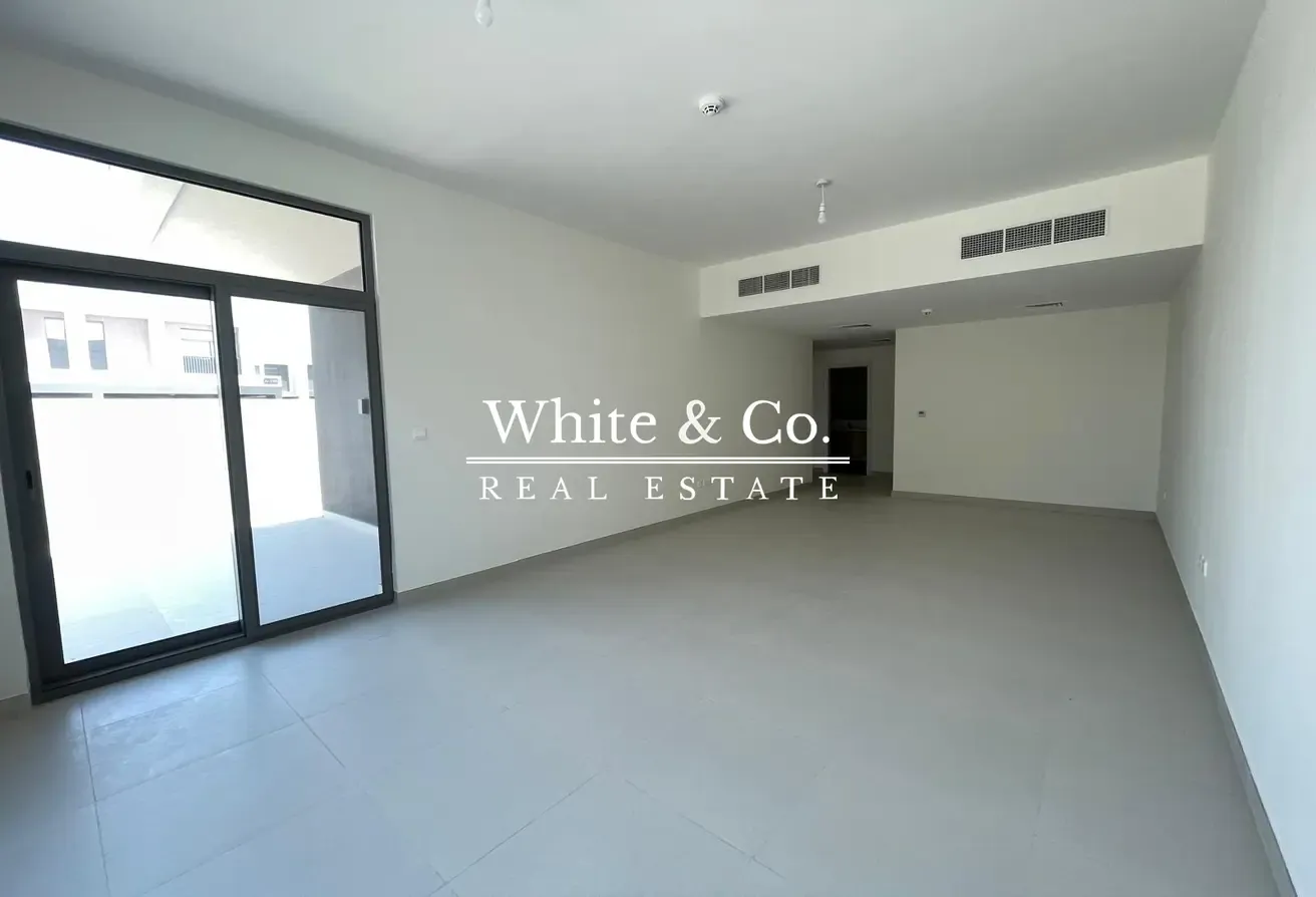 End Row | Gated Cluster | Near the Beach