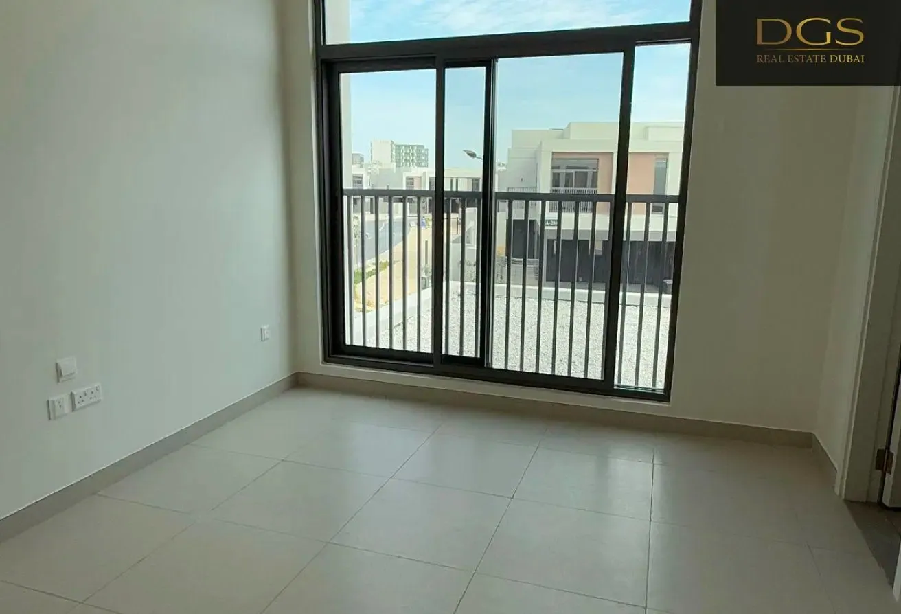 Corner Unit | Landscaped Garden | Available August