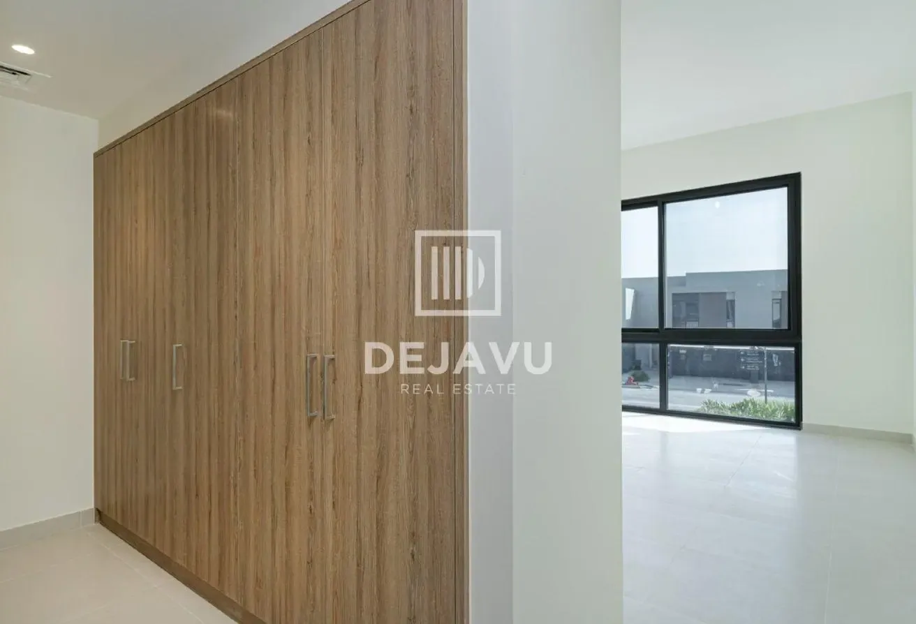 Bright Villa With Excellent Community Amenities