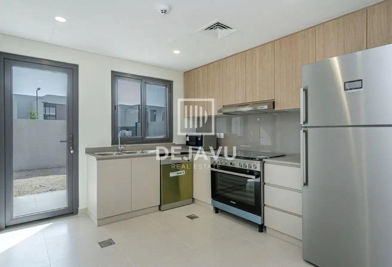 Bright Villa With Excellent Community Amenities