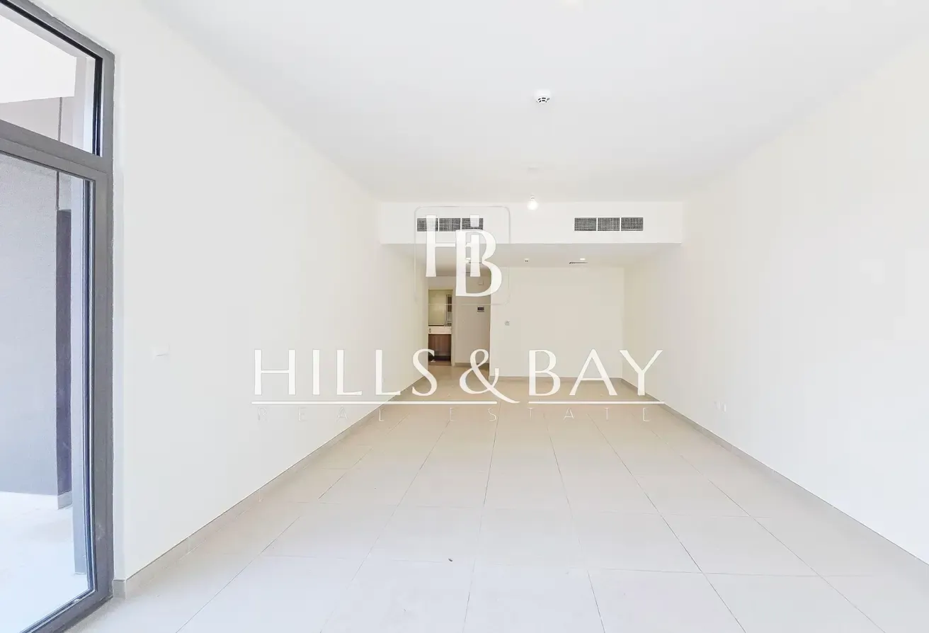 Spacious 3 BEDROOM+MAID | Corner unit | Single Row