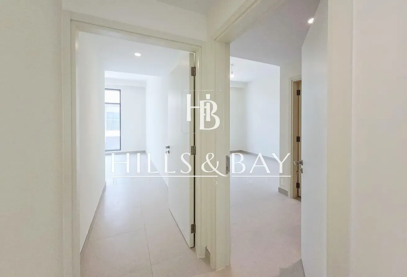 Spacious 3 BEDROOM+MAID | Corner unit | Single Row