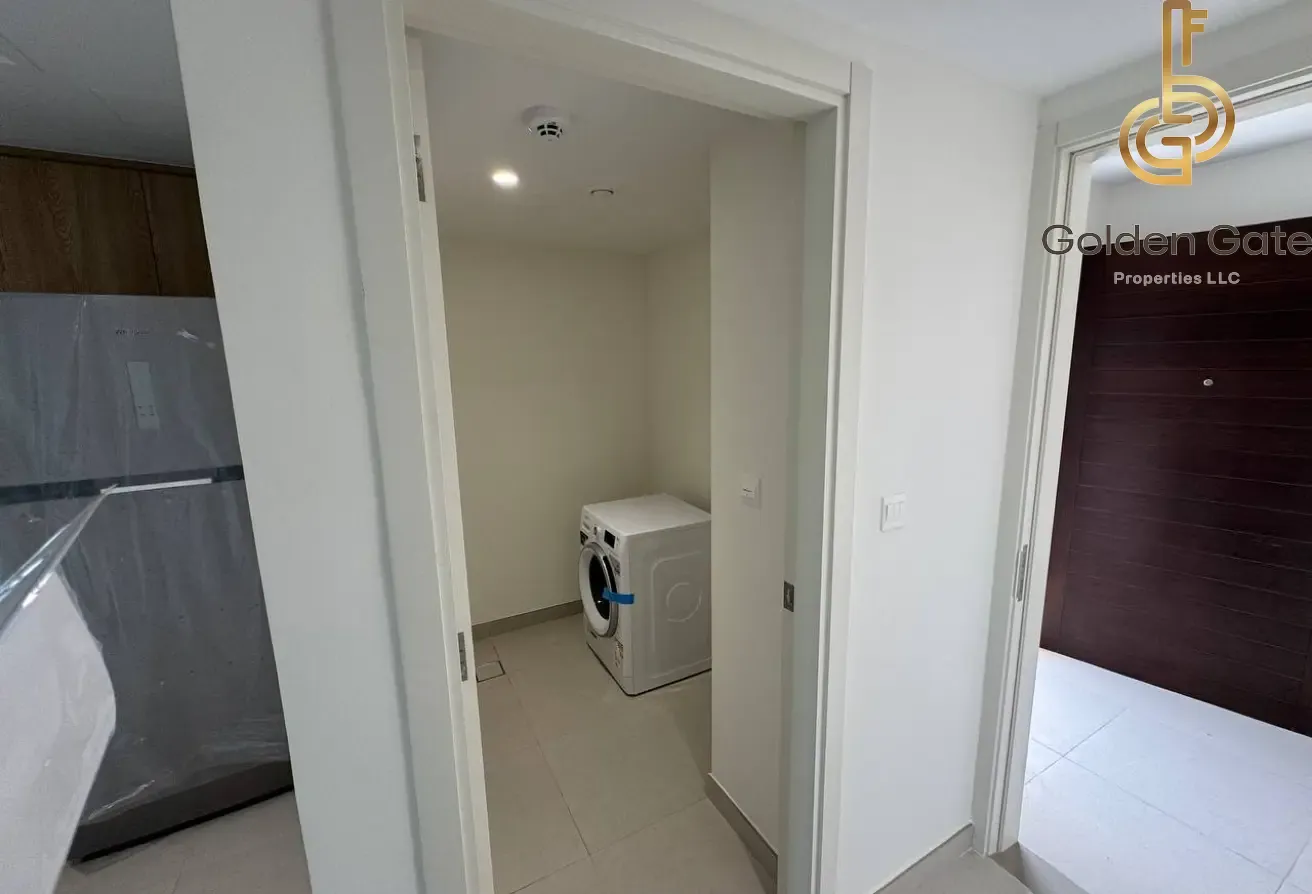 Prime location | Close to amenities | Corner unit