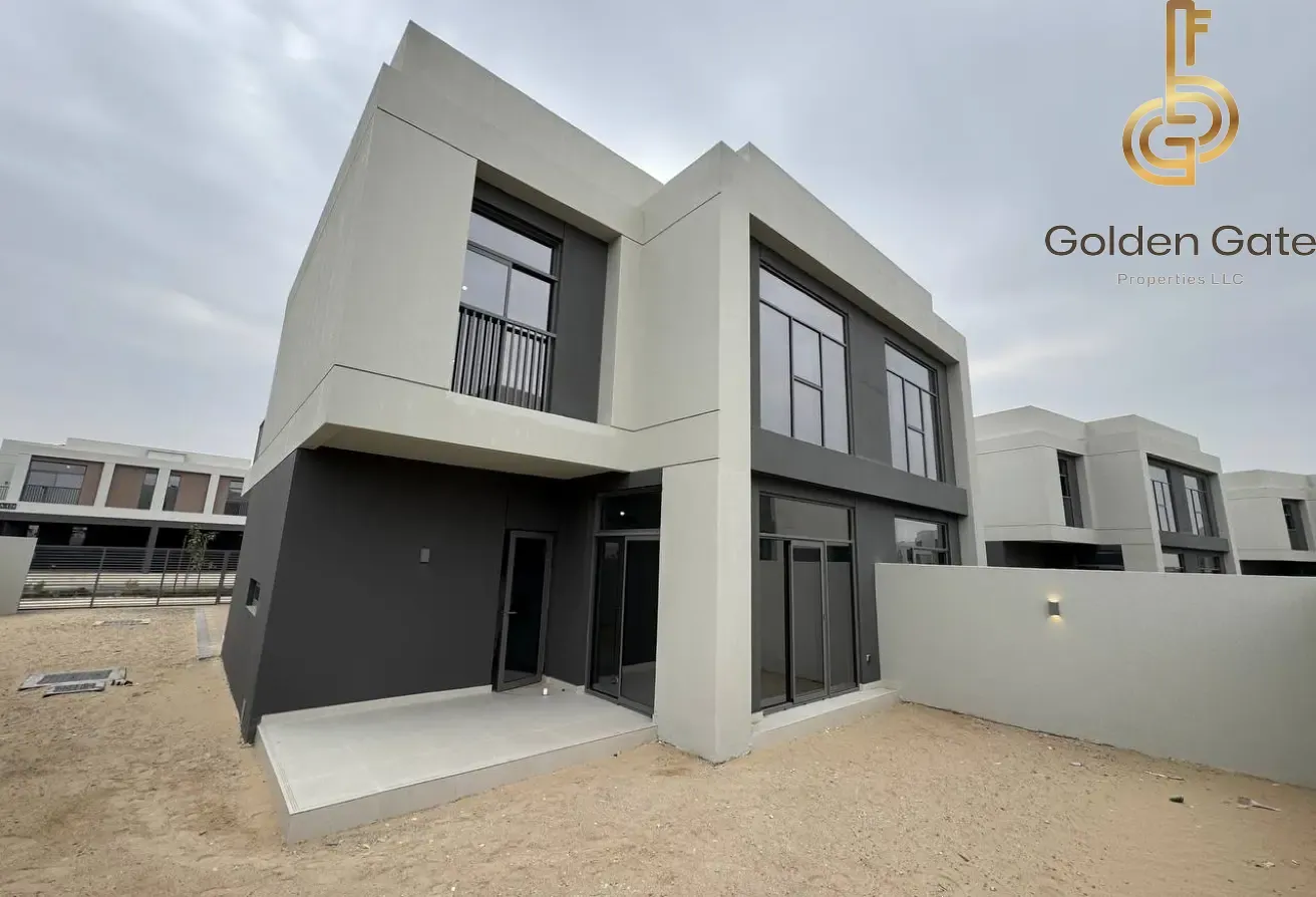 Prime location | Close to amenities | Corner unit