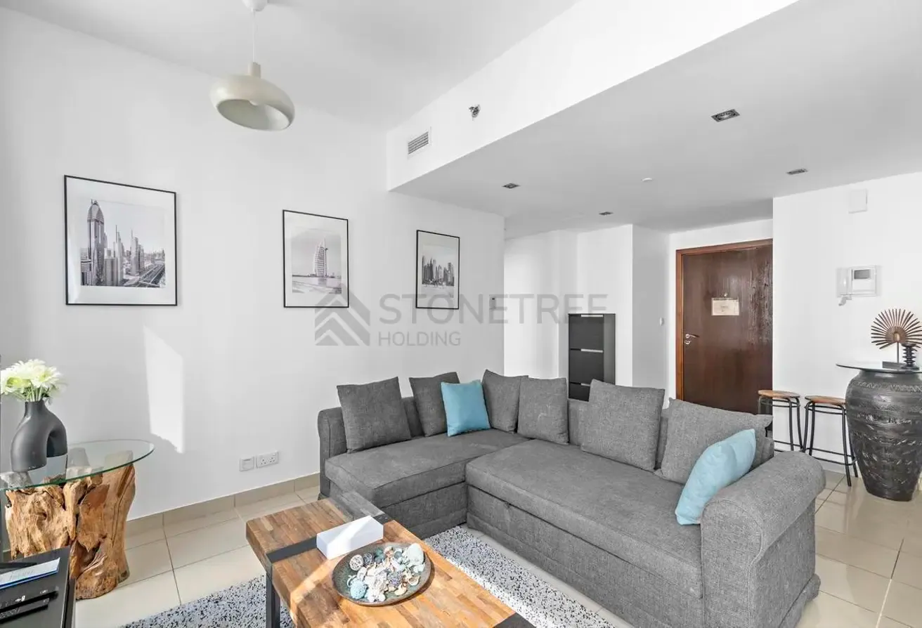 12 CHEQUES | Sea View | Near by the beach