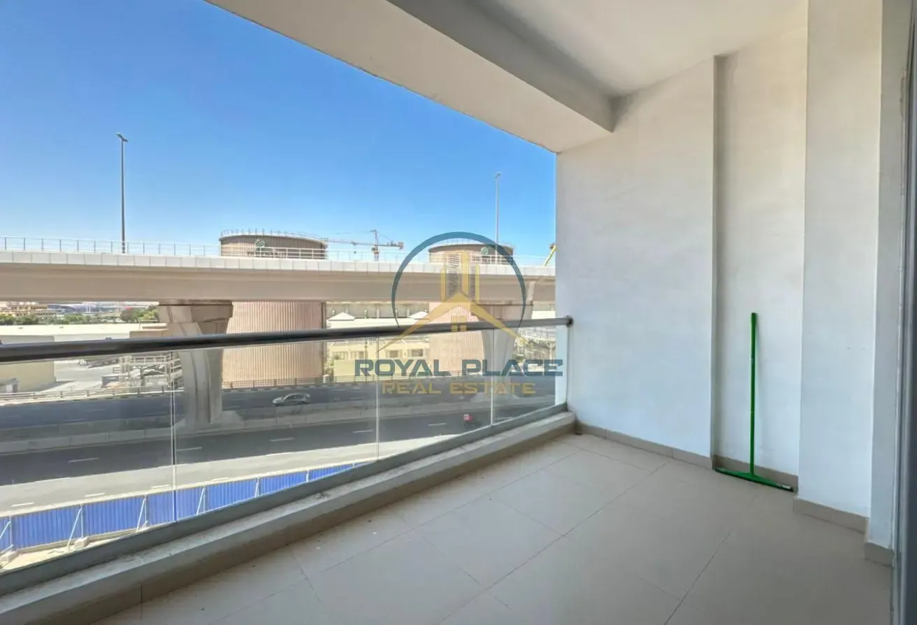 VACCANT READY TO MOVE | UPGRADED | UNFURNISHED