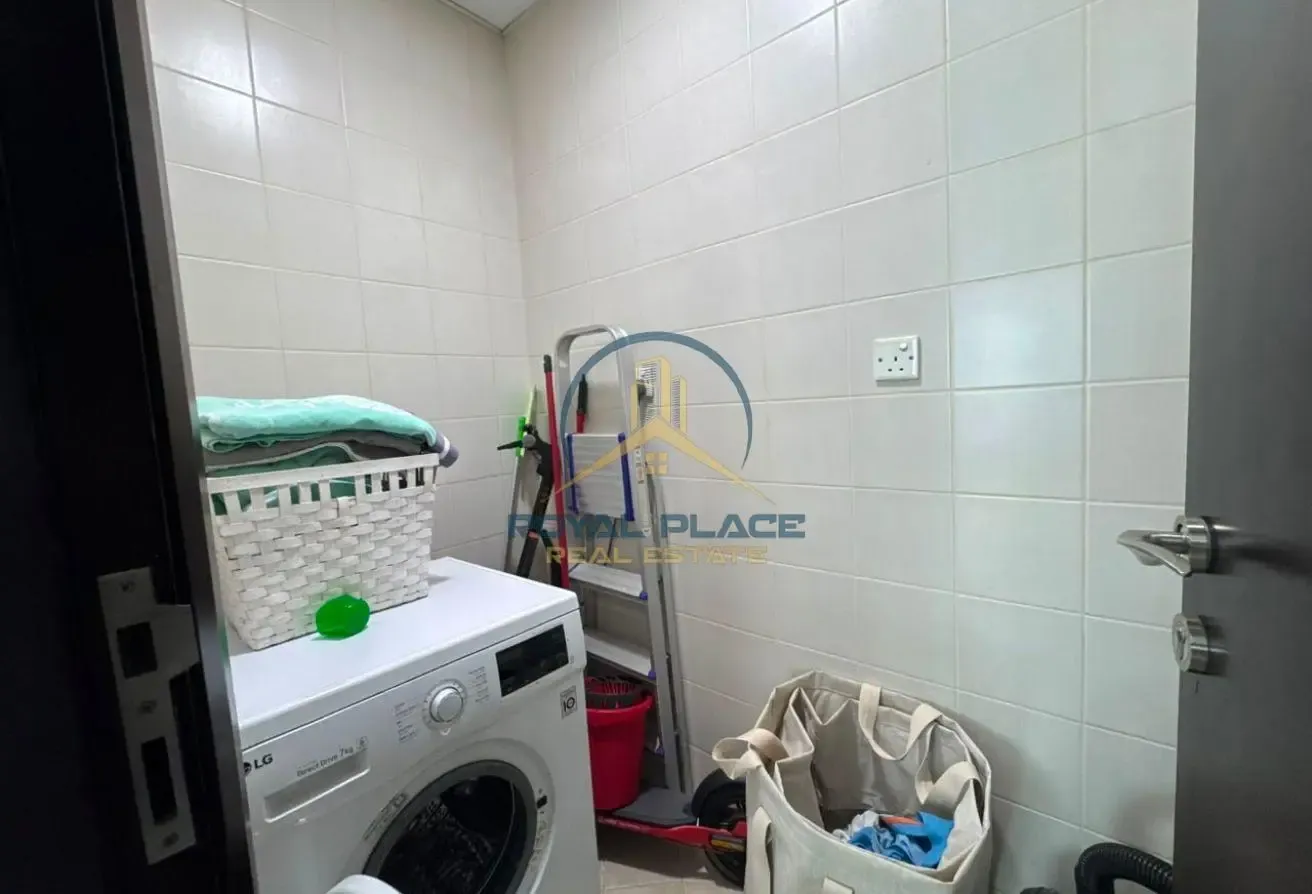 VACCANT READY TO MOVE | UPGRADED | UNFURNISHED