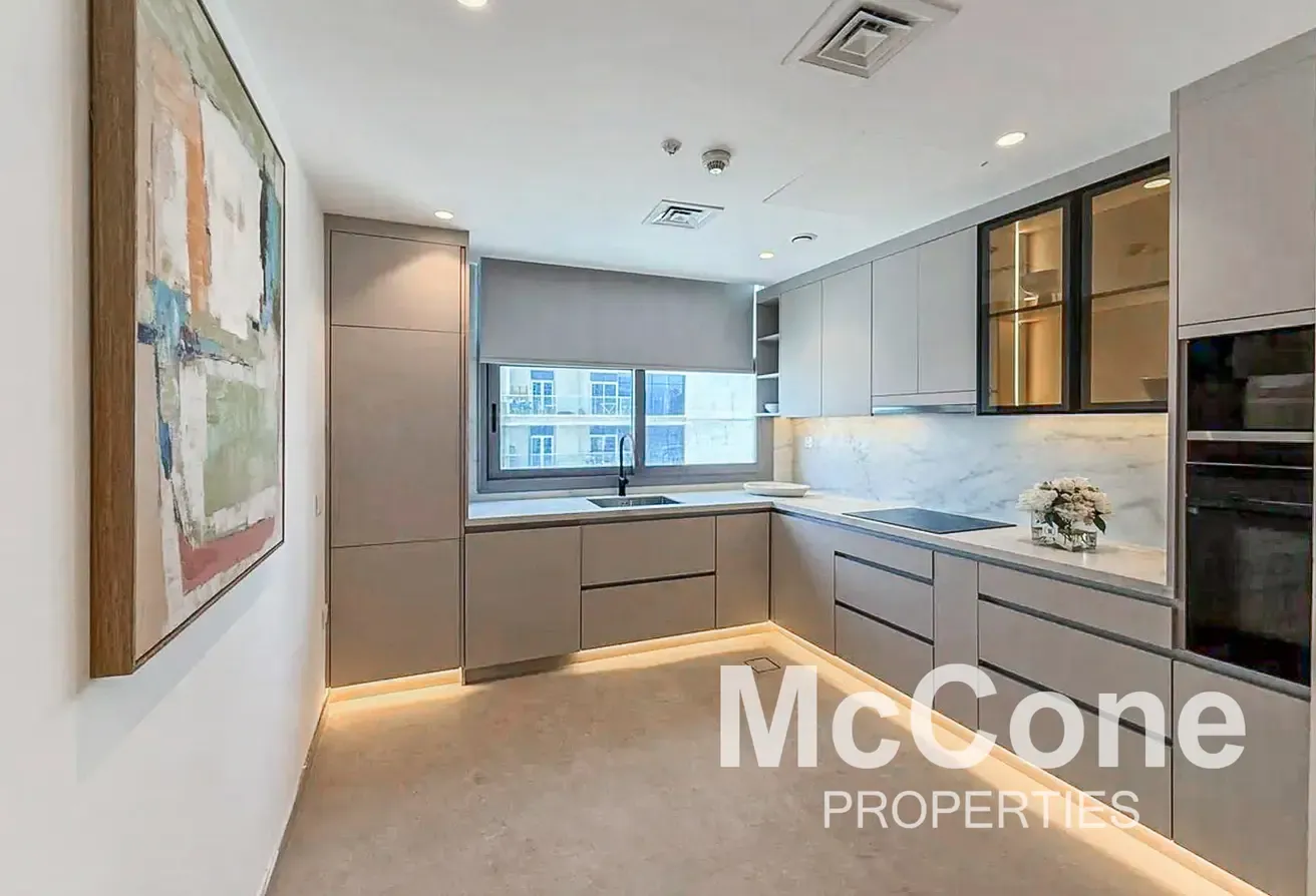 Upgraded | Mid Floor | Fully Furnished