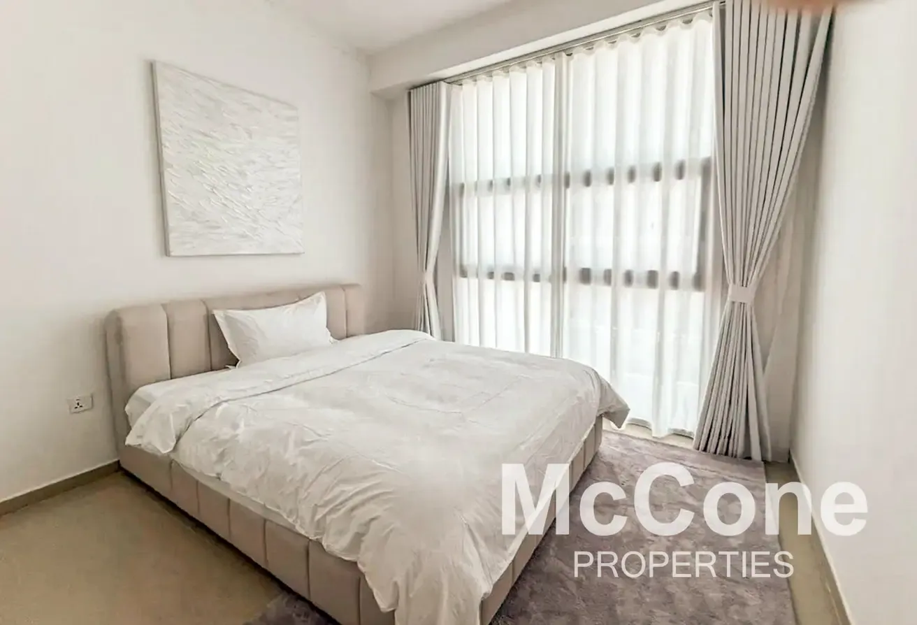 Upgraded | Mid Floor | Fully Furnished