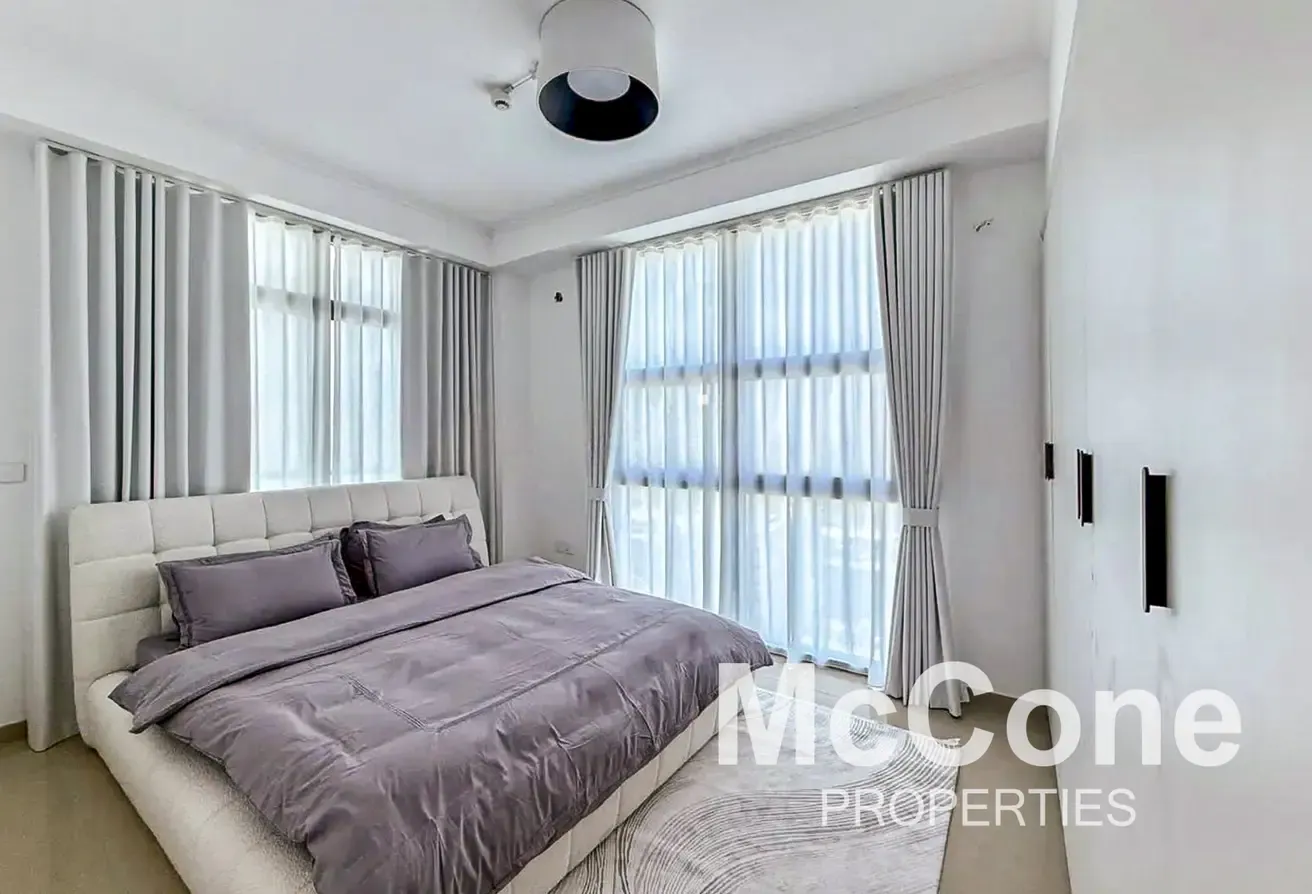 Upgraded | Mid Floor | Fully Furnished