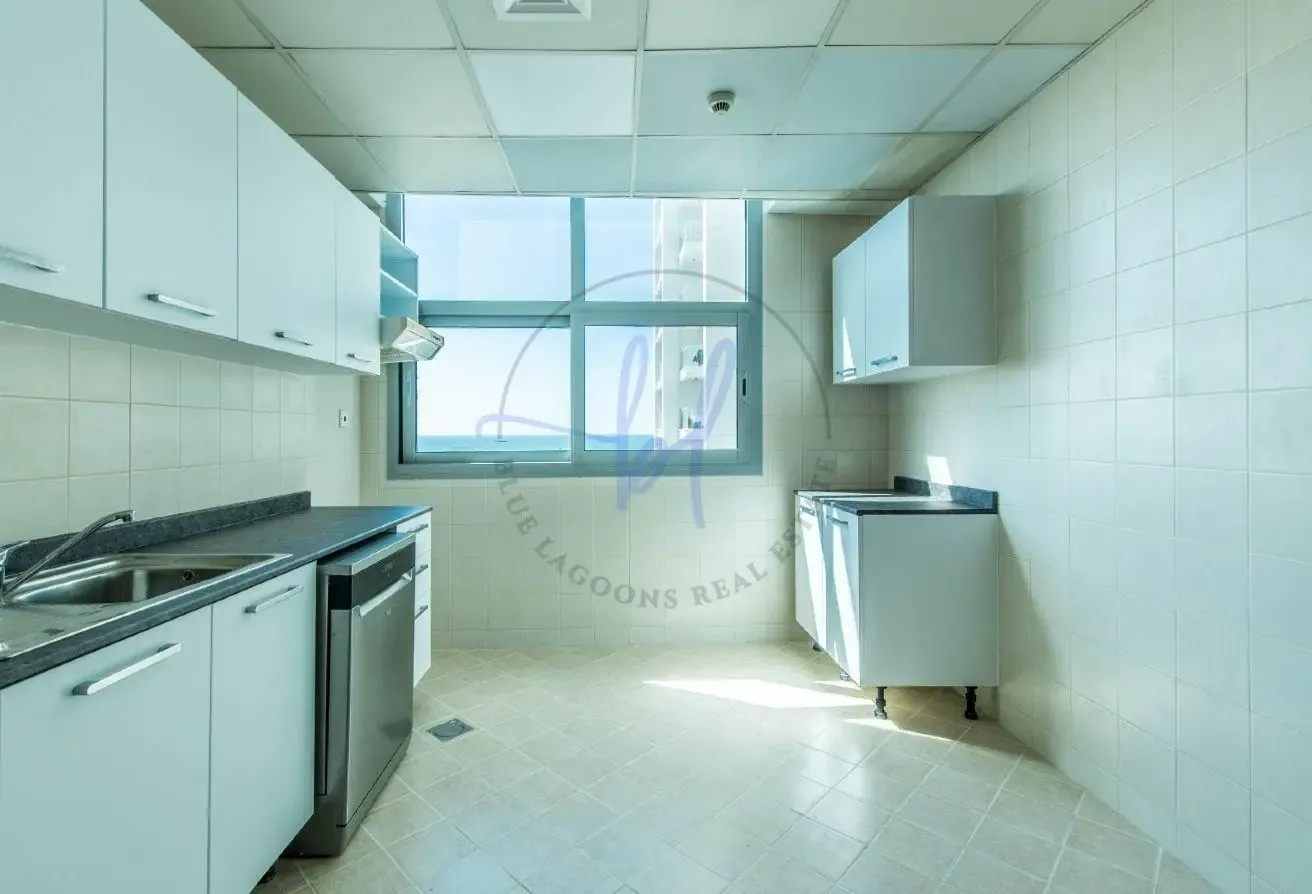 Marina Living | Expansive Unit | One Month Free