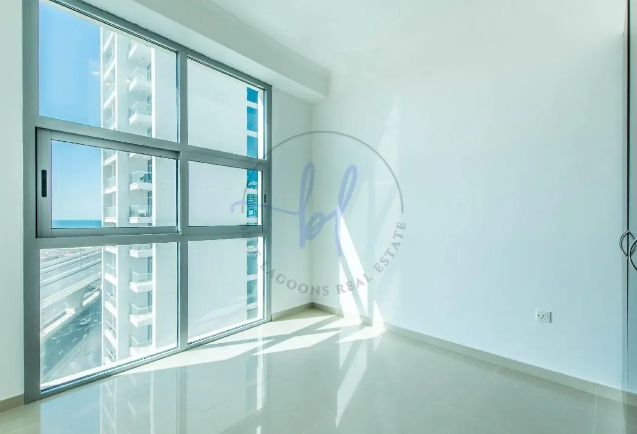 Marina Living | Expansive Unit | One Month Free