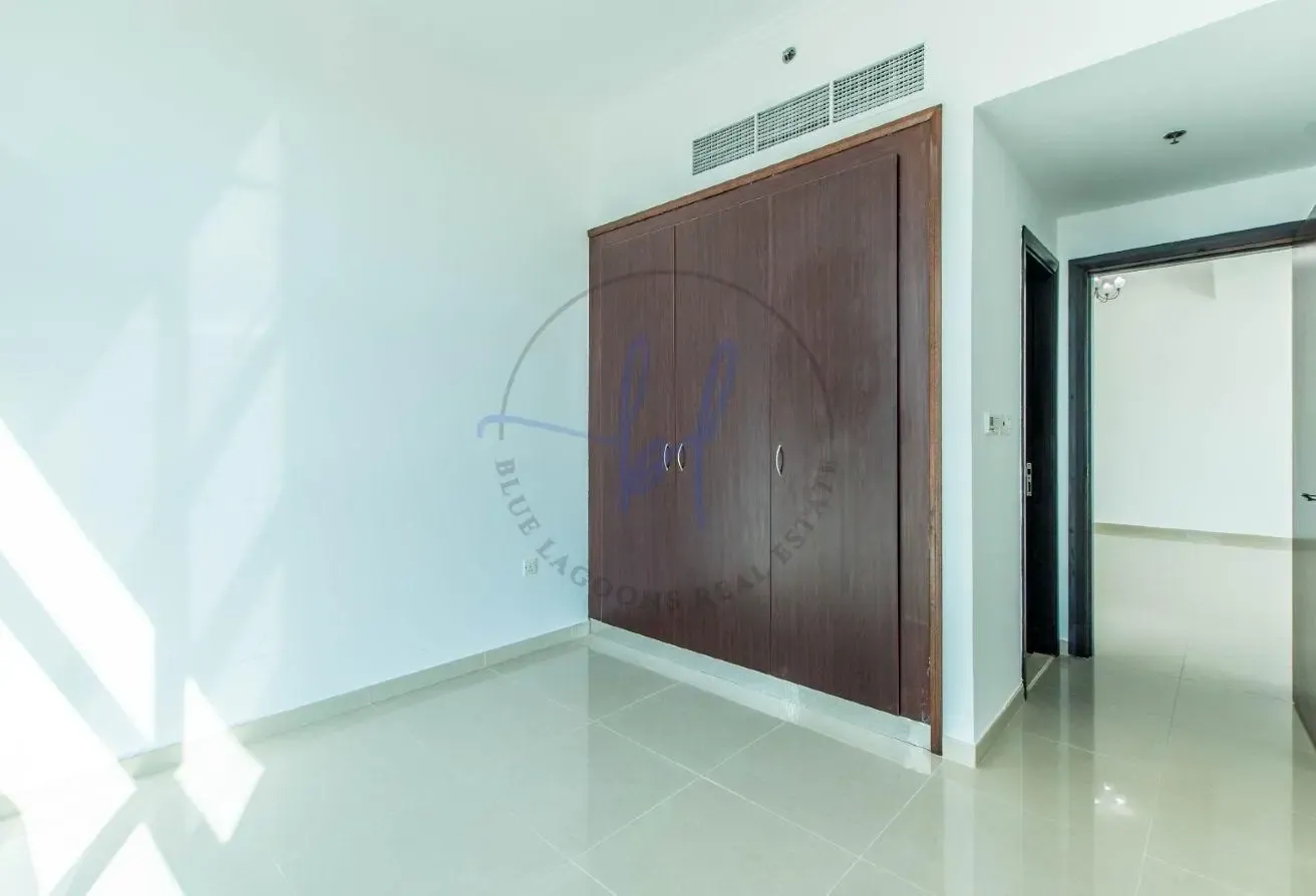 Marina Living | Expansive Unit | One Month Free