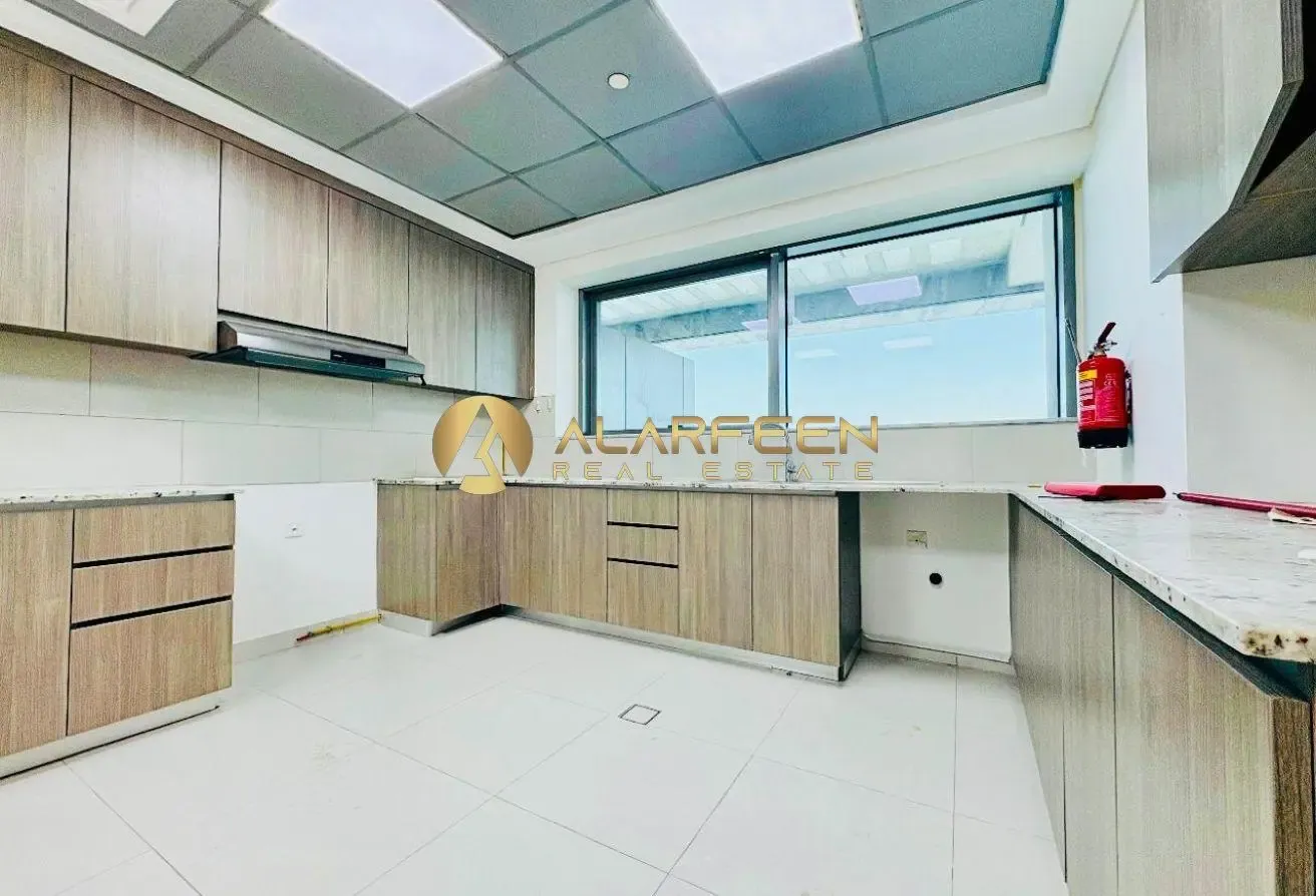 Chiller Free| 3 BR + Maid| Penthouse| Huge Terrace