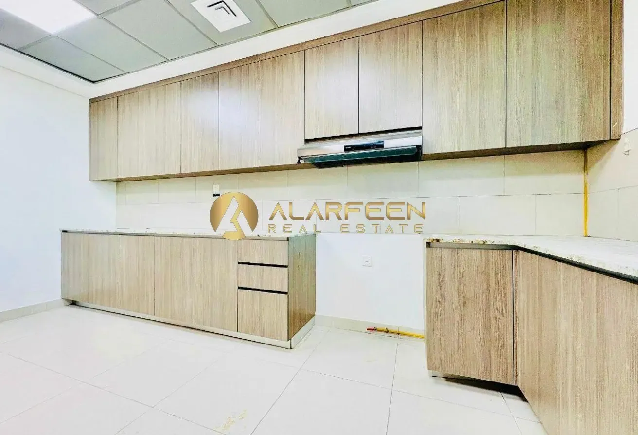 Chiller Free| 3 BR + Maid| Penthouse| Huge Terrace