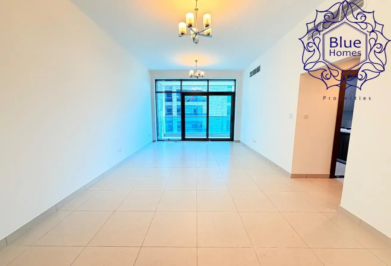 Bright 2BHK / Maidroom / kitchen appliances