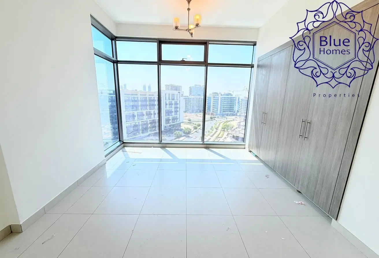 Bright 2BHK / Maidroom / kitchen appliances