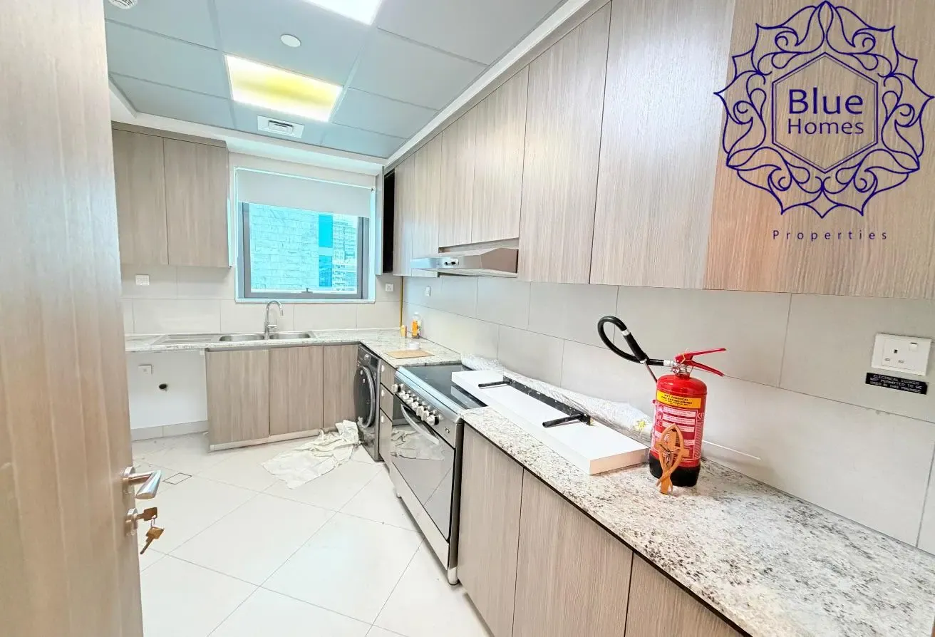 Bright 2BHK / Maidroom / kitchen appliances