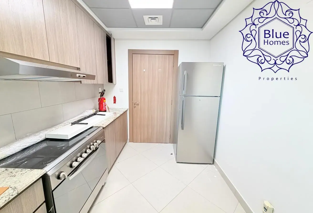 Bright 2BHK / Maidroom / kitchen appliances