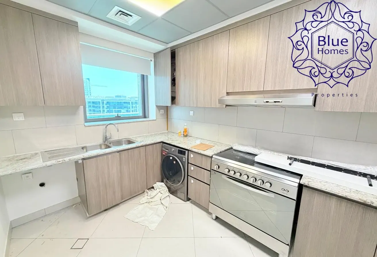 Bright 2BHK / Maidroom / kitchen appliances
