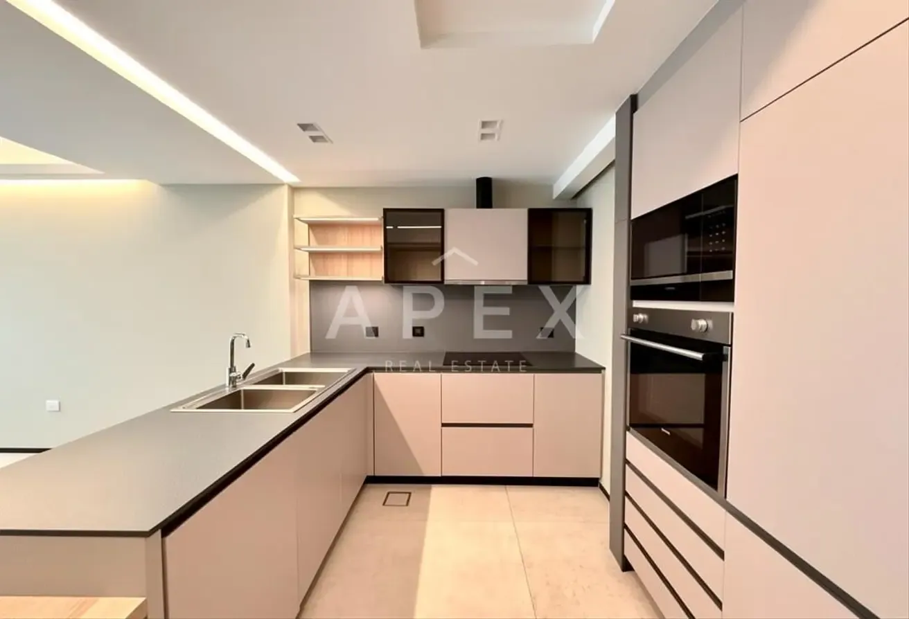 SPACIOUS 2BR DUPLEX | MODERN | MBR