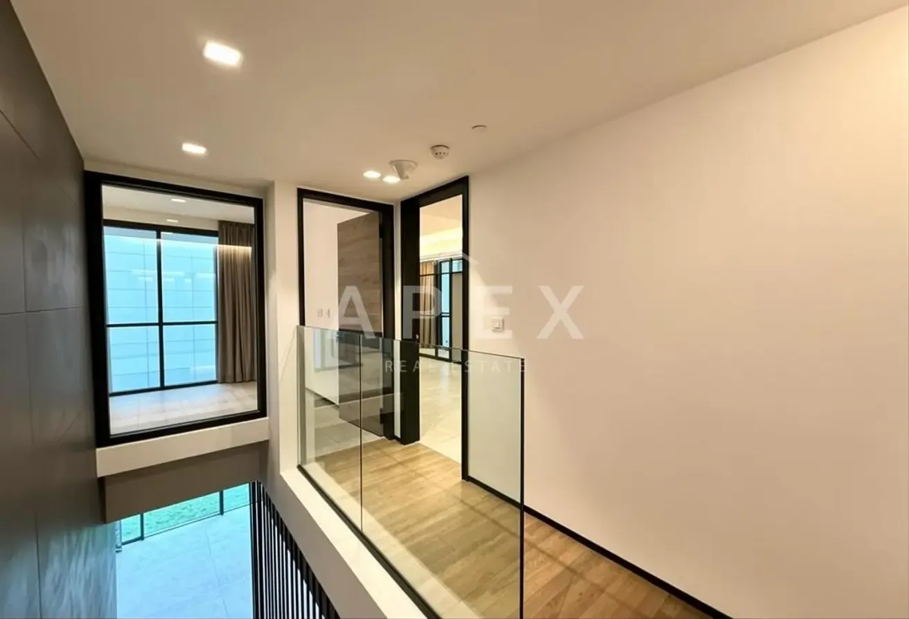 SPACIOUS 2BR DUPLEX | MODERN | MBR