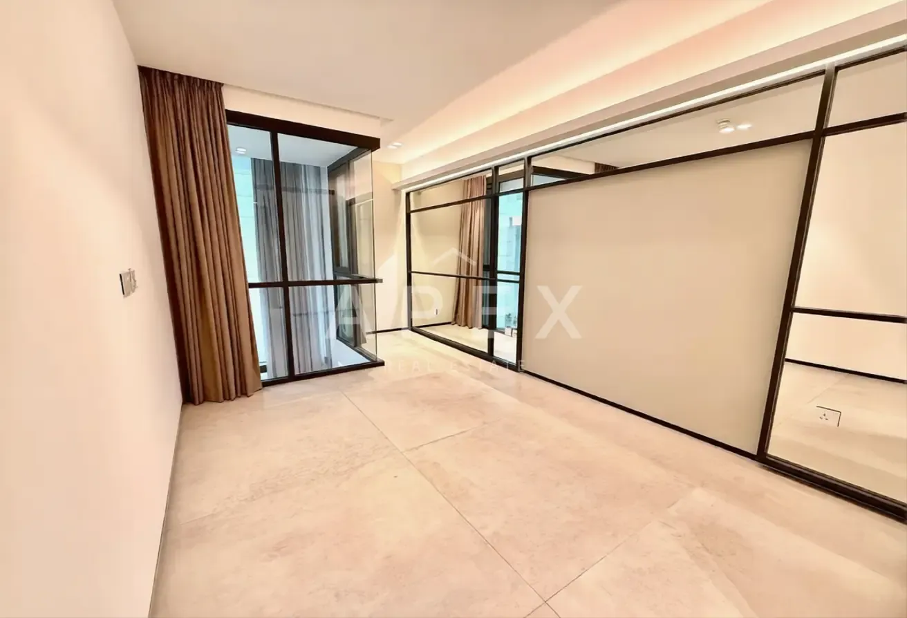 SPACIOUS 2BR DUPLEX | MODERN | MBR