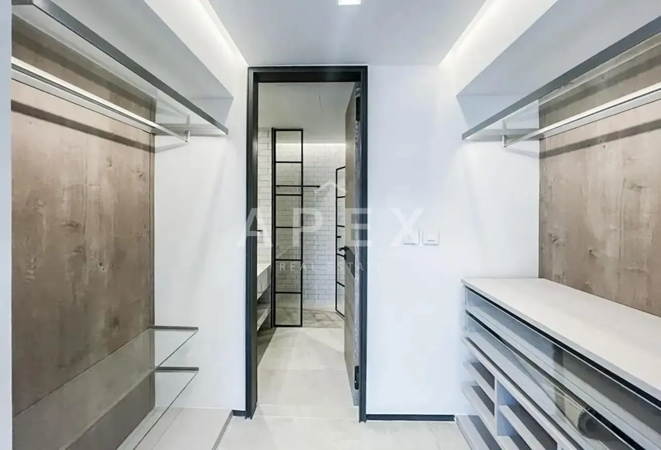 SPACIOUS 2BR DUPLEX | MODERN | MBR