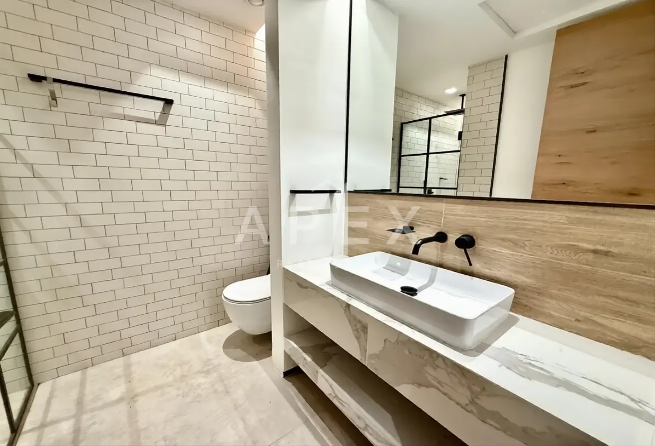 SPACIOUS 2BR DUPLEX | MODERN | MBR