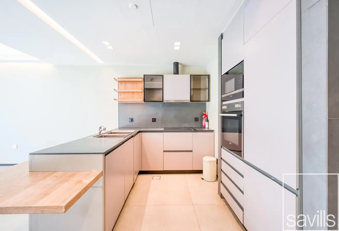 Duplex | Private Roof Terrace | Prime Location