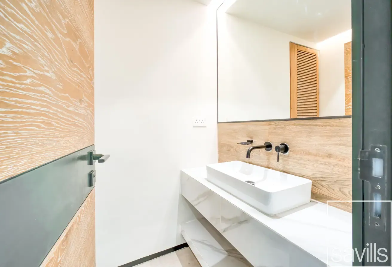 Duplex | Private Roof Terrace | Prime Location
