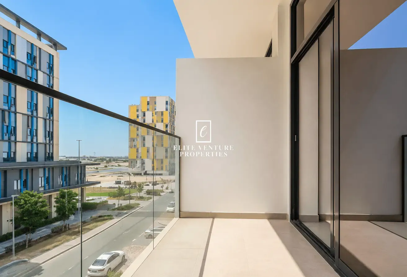 FULLY FURNISHED | LUXURIOUS LIVING | SPACIOUS