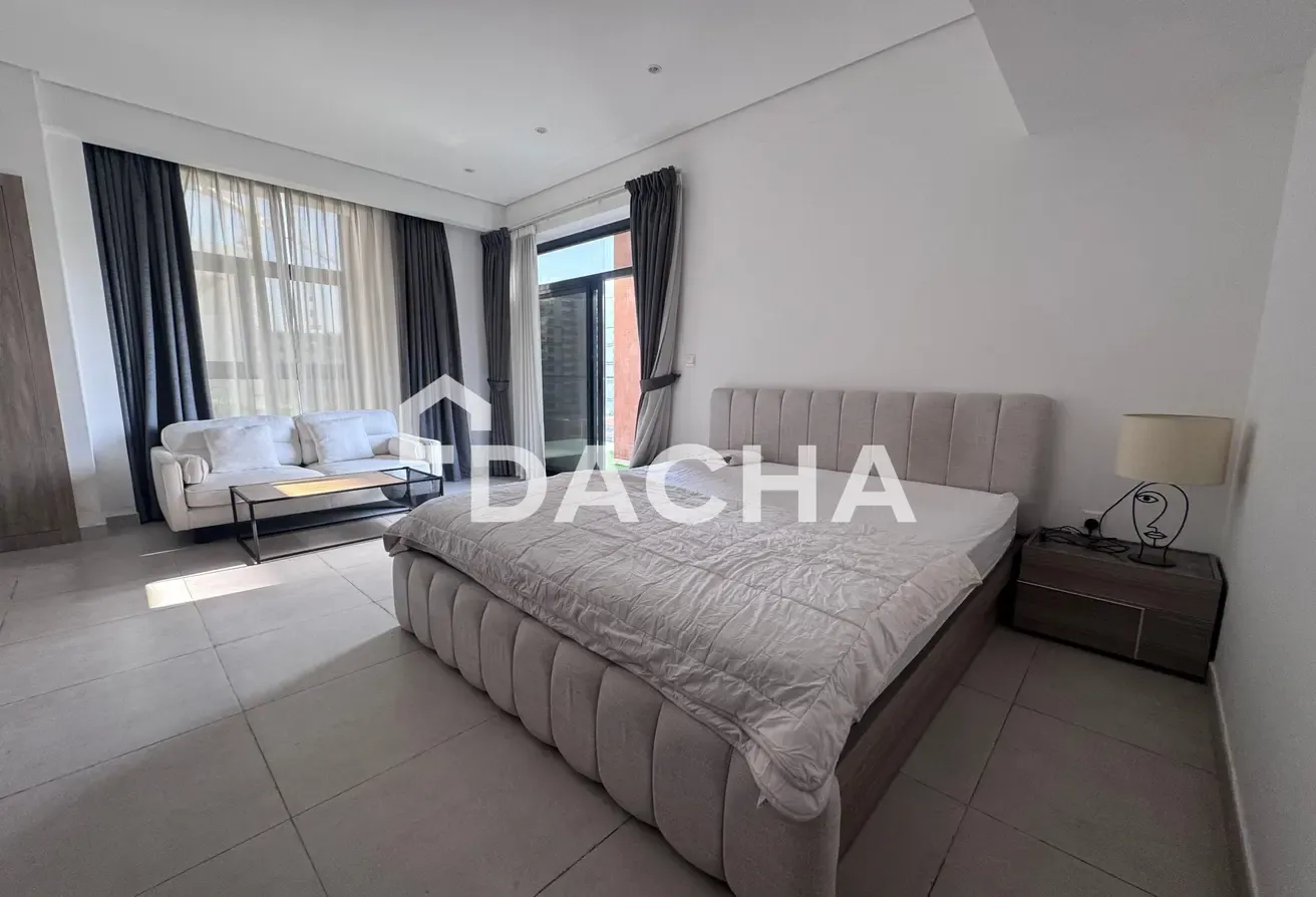 Vacant | Pool View | Fully Furnished